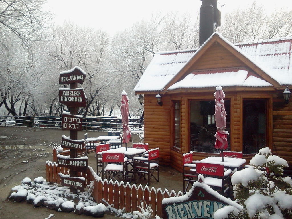 Camping Y Hostal El Ovejero El Calafate Eksteriør billede