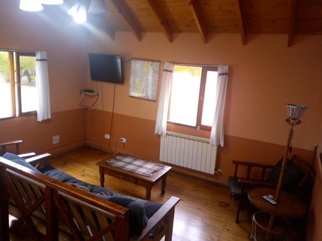Camping Y Hostal El Ovejero El Calafate Eksteriør billede