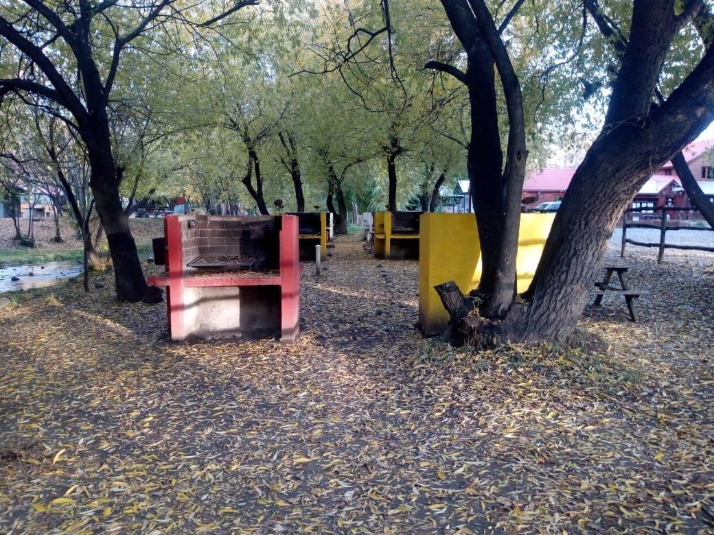 Camping Y Hostal El Ovejero El Calafate Eksteriør billede